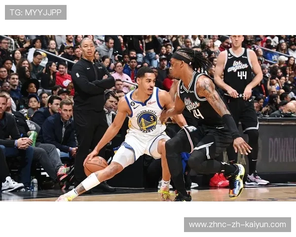 多特蒙德左右开弓连续冲击禁区